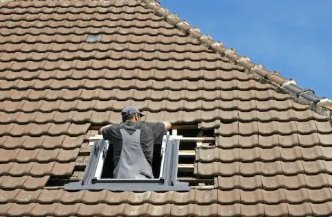 Pose de velux - Saint-Germain du Salembre